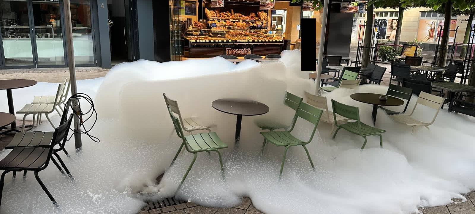 Spüli in Brunnen ausgeleert