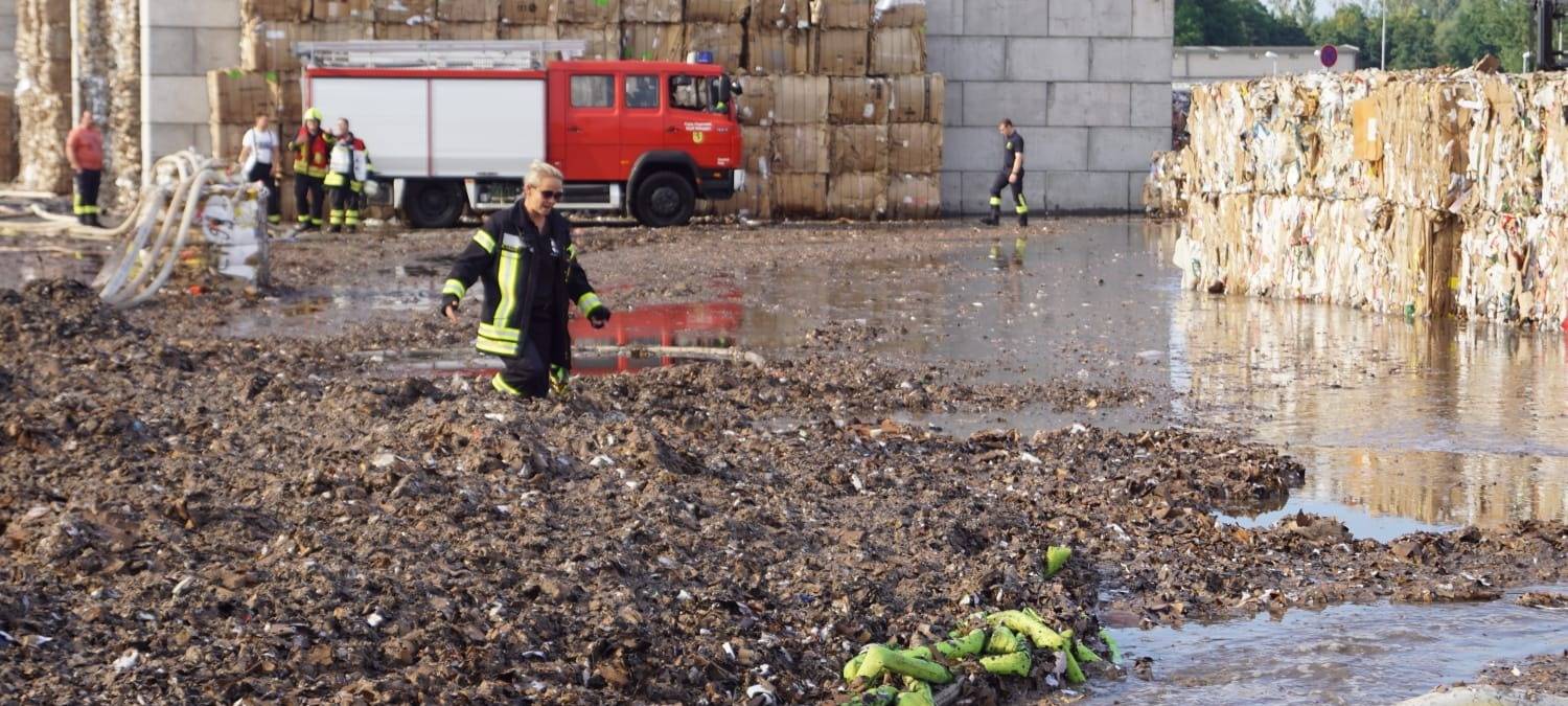Feuerwehr rückt nach Großbrand in Zülpich ab