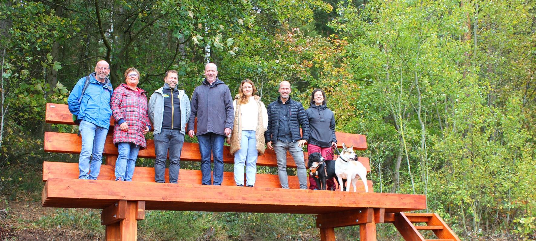 Riesenbank für Römerkanalwanderweg in Sötenich