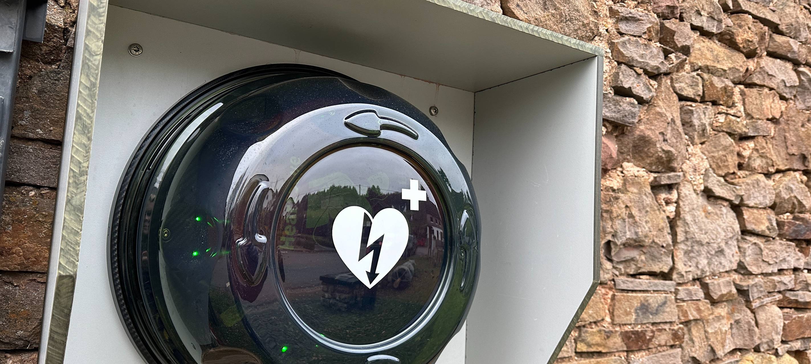 Zülpich weitet Netz an freizugänglichen Defibrillatoren aus