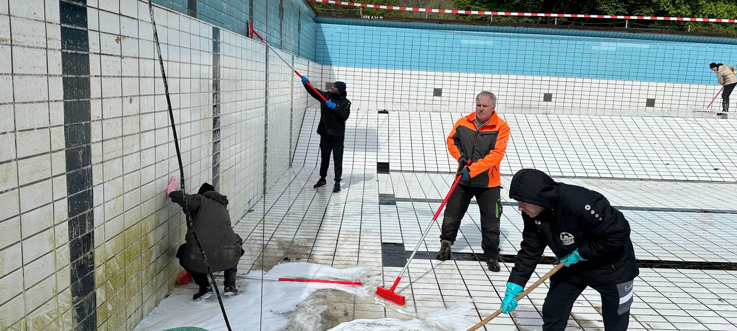 Frühjahrsputz im Rosenbad Gemünd