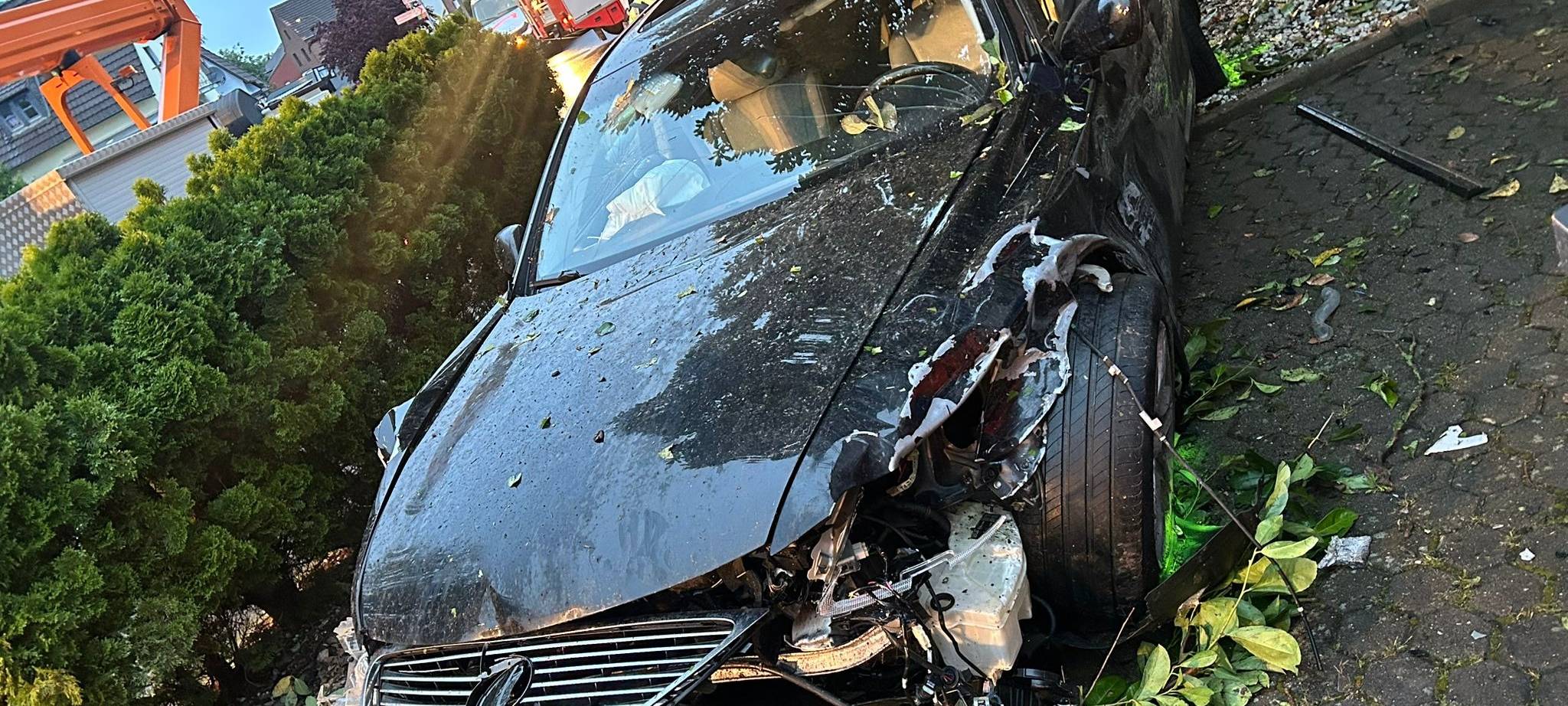 Insassen überstehen Autounfall in Zülpich leicht verletzt