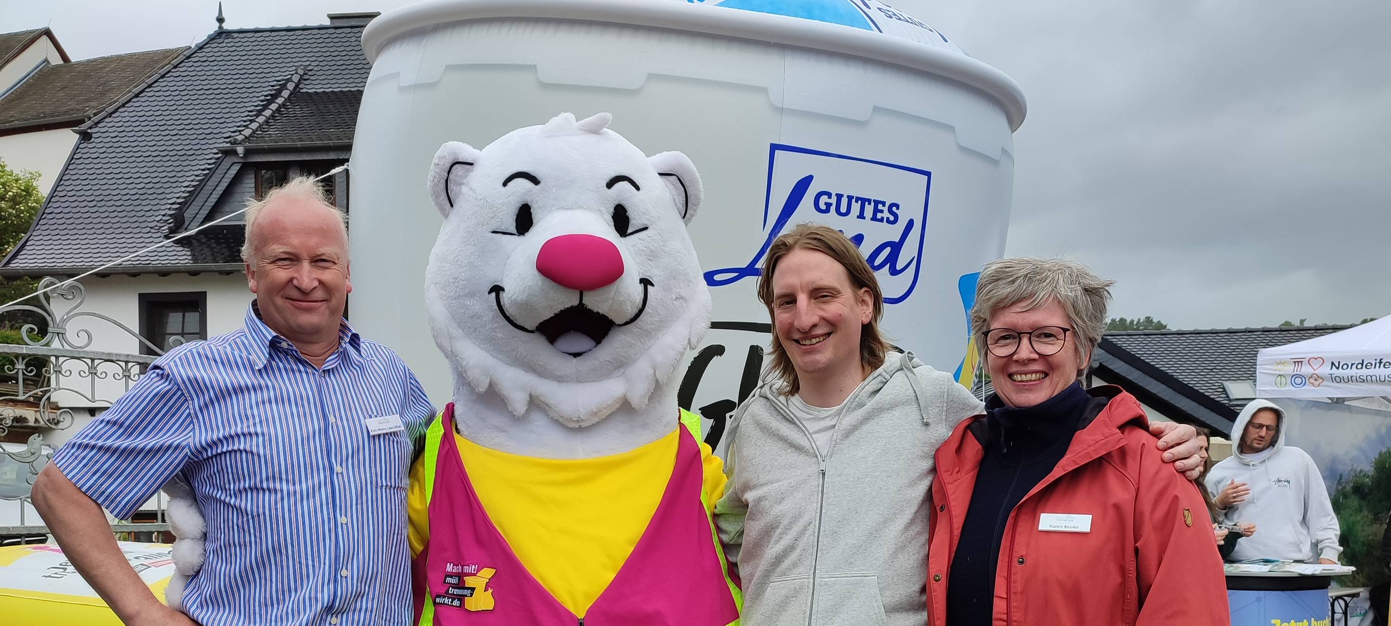 In welche Tonne gehört der Pizzakarton?