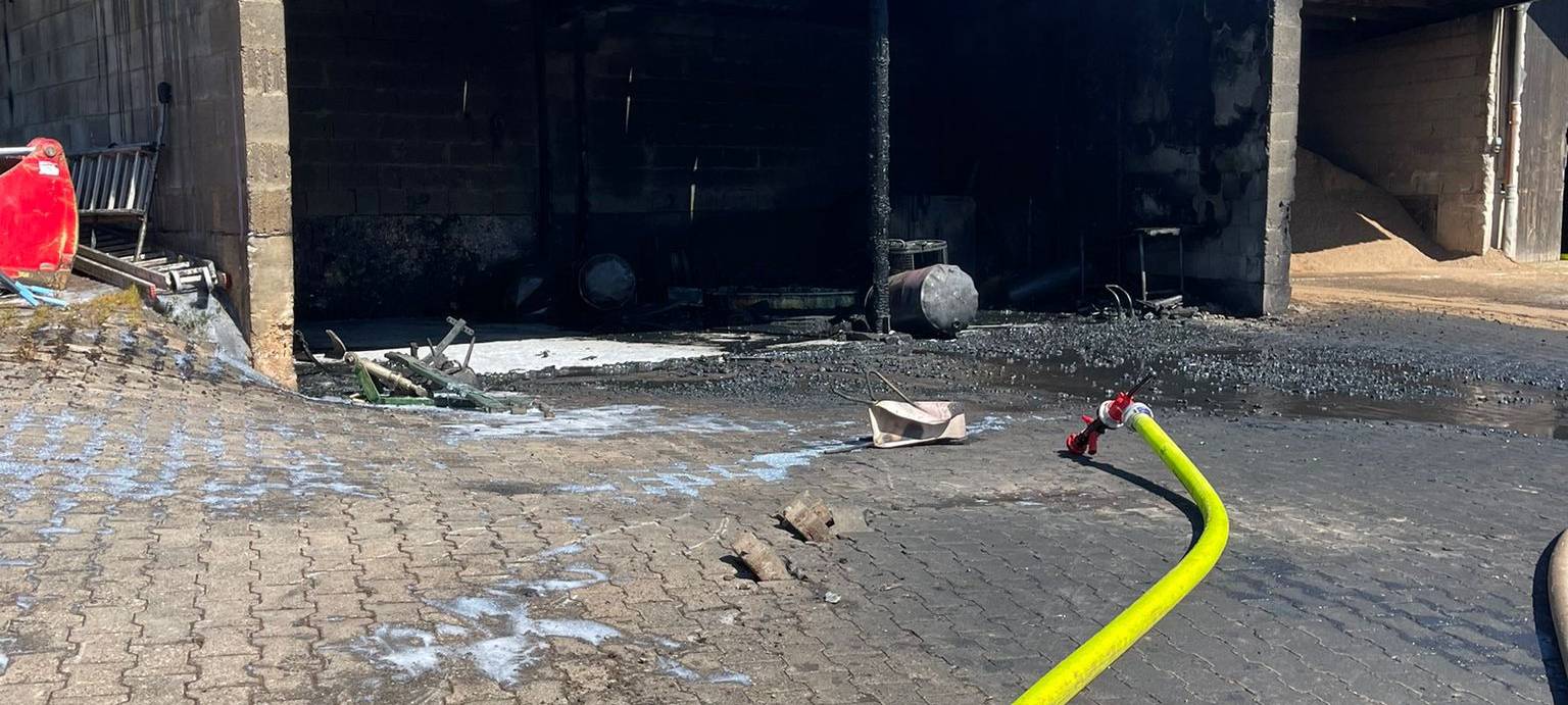 Brand und Rauchsäule in Bouderath