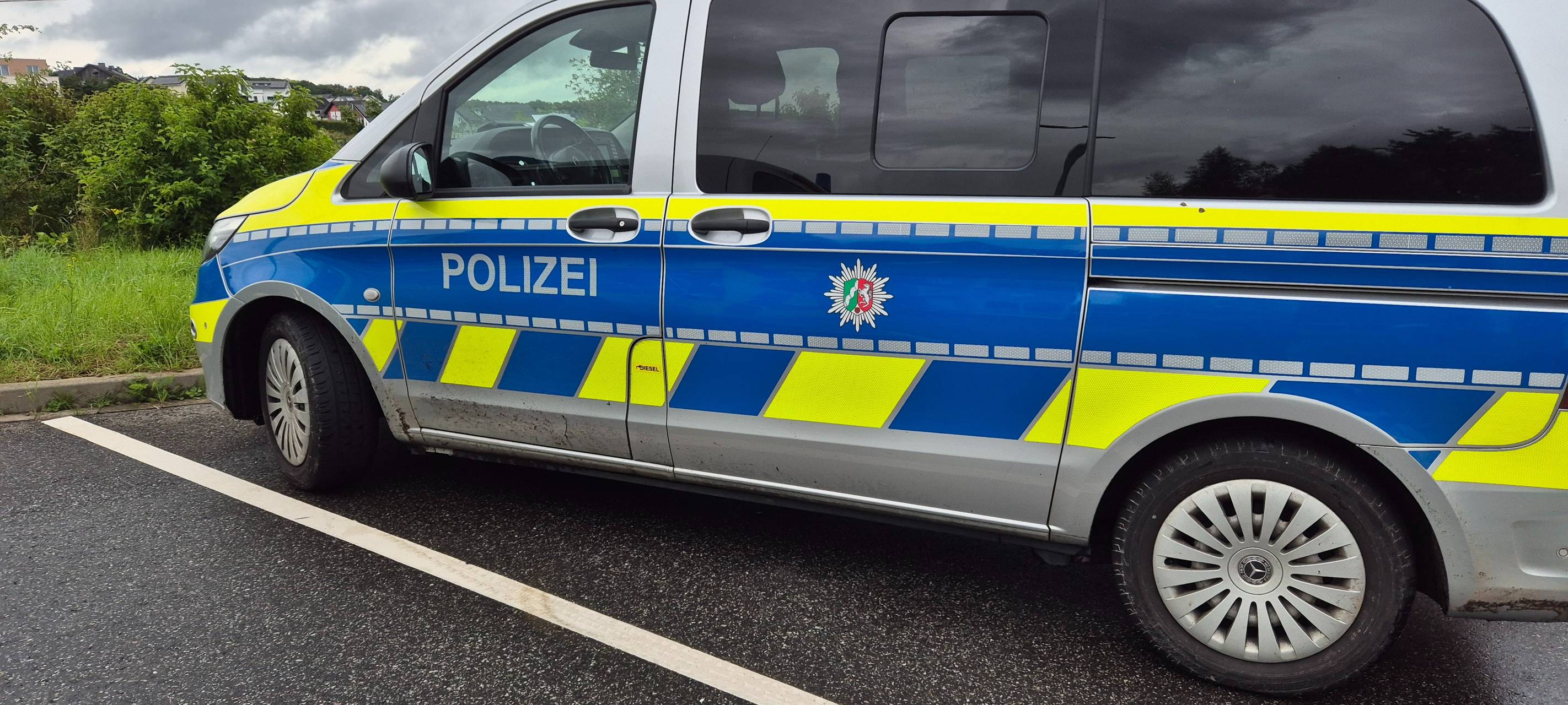 Unbekannte klauen Wurfmaterial in Euskirchen-Stotzheim
