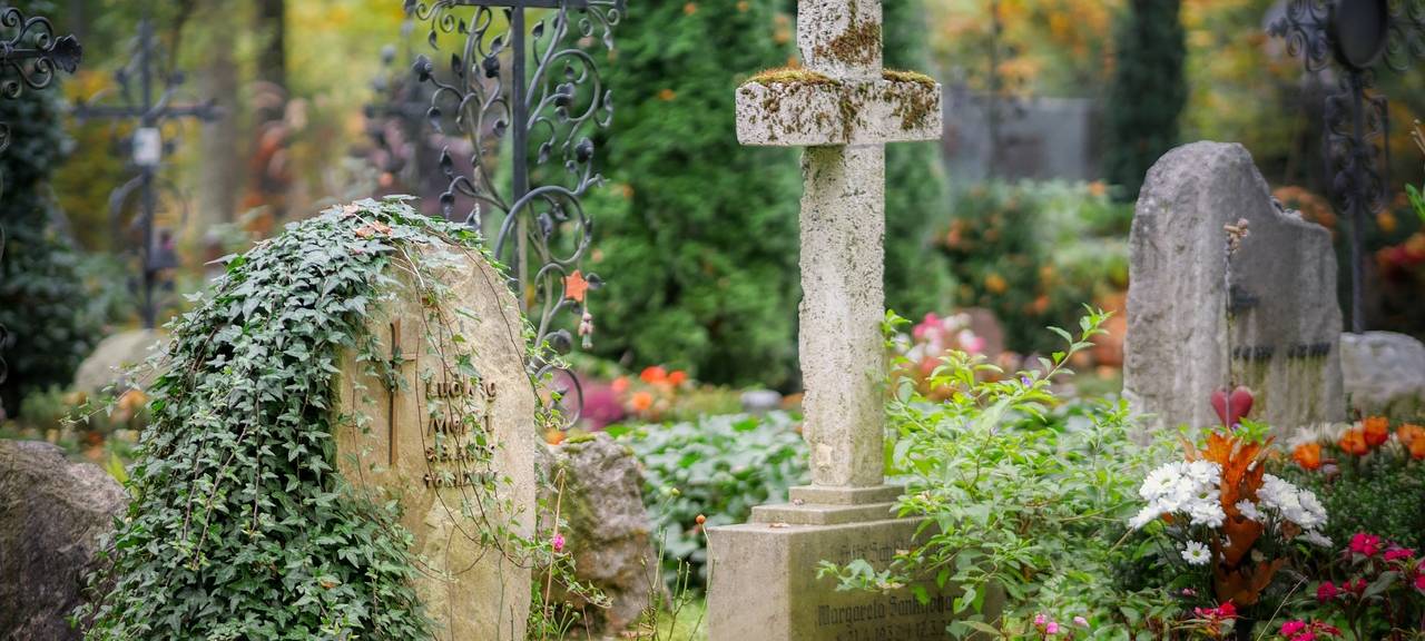Prävention gegen Vandalismus auf Friedhöfen