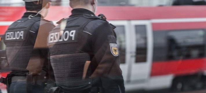 Bombenentschärfer an Bahnstrecke bei Satzvey im Einsatz