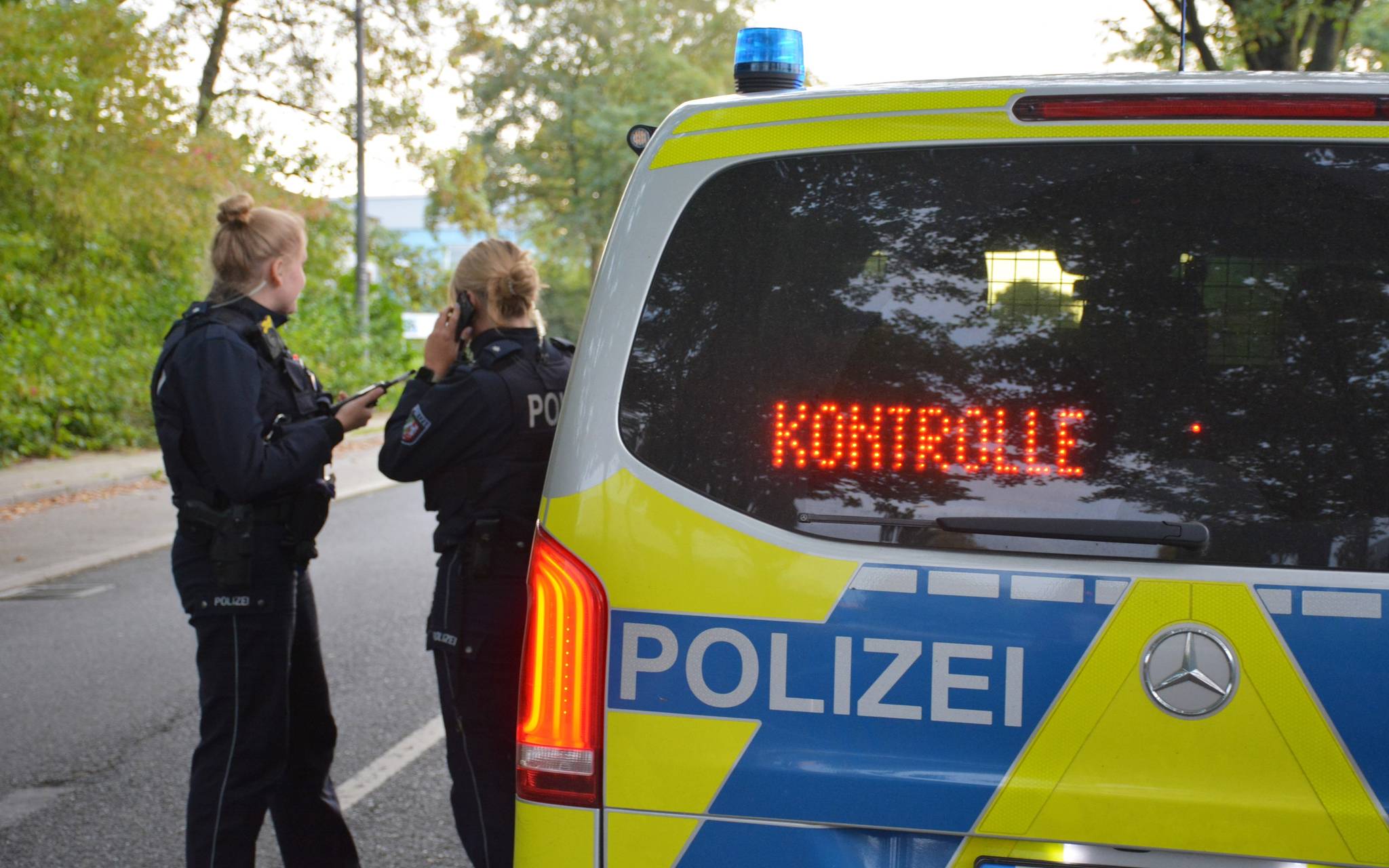Polizei kontrolliert Massagestudios