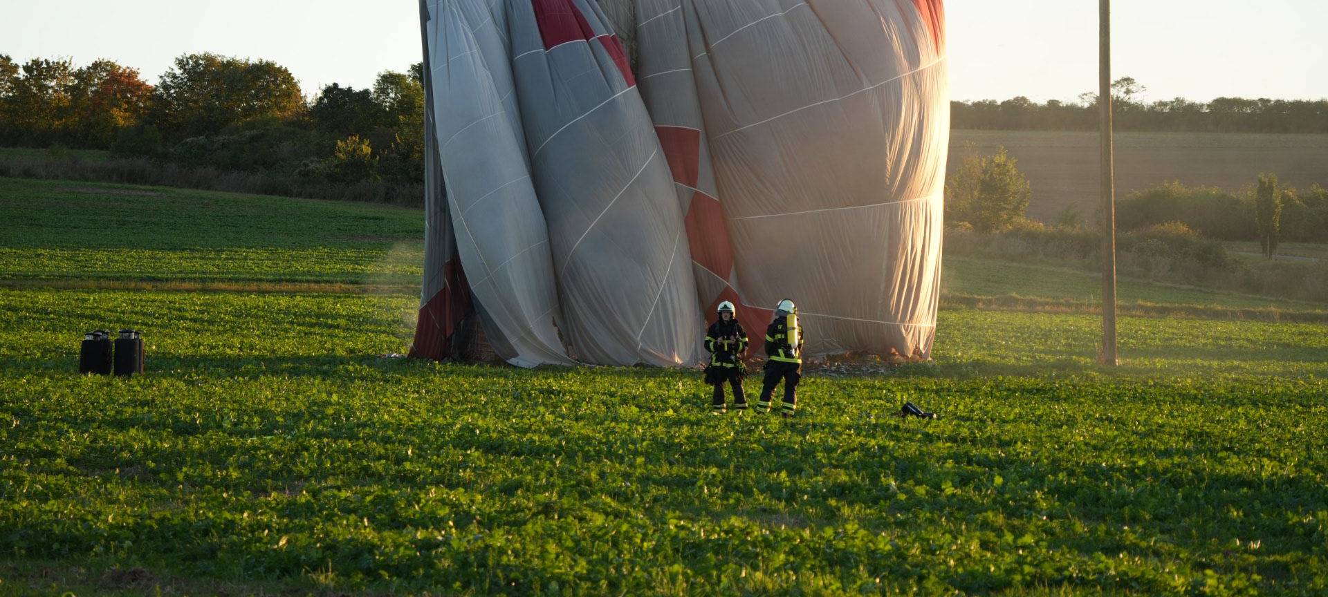 Heißluftballon gerät bei Zülpich in Stromleitung