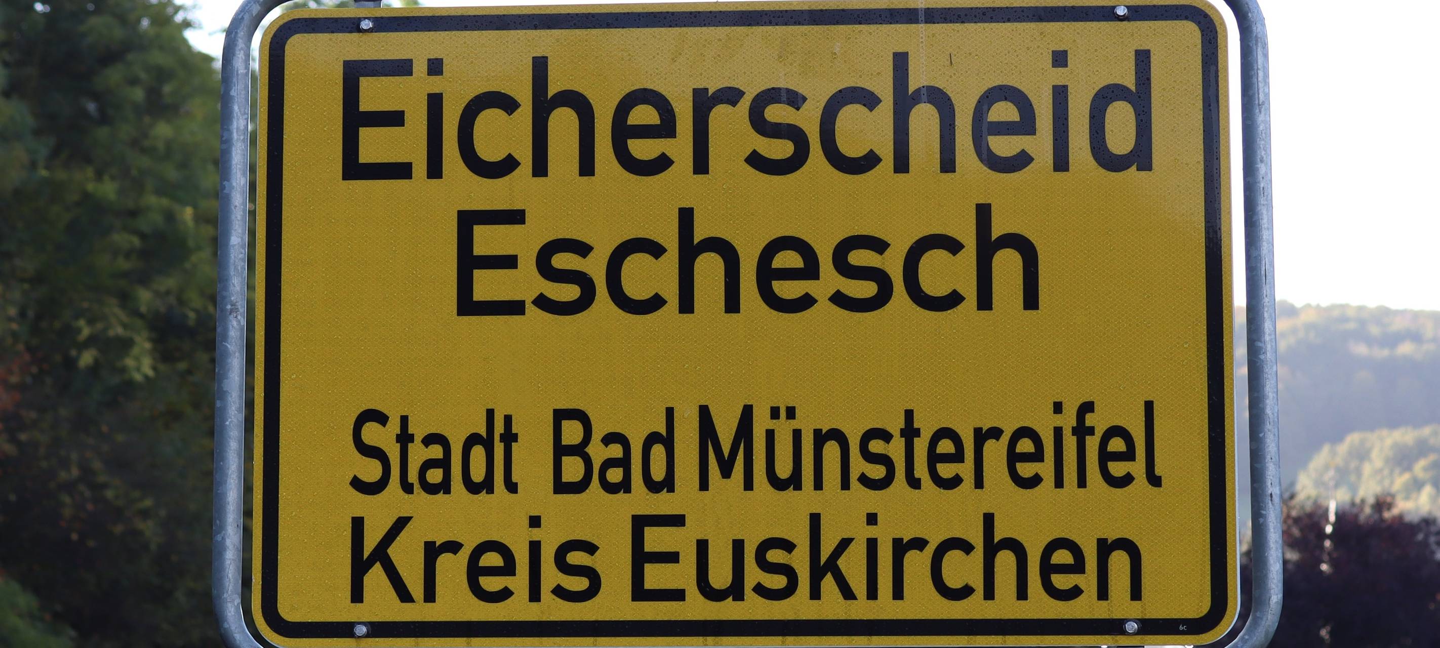 Eicherscheid-Ortsschild auf Platt