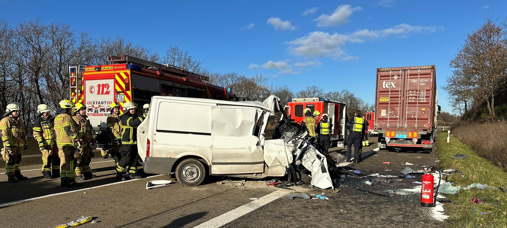 Unfall A1: Flüchtiger LKW-Fahrer ermittelt