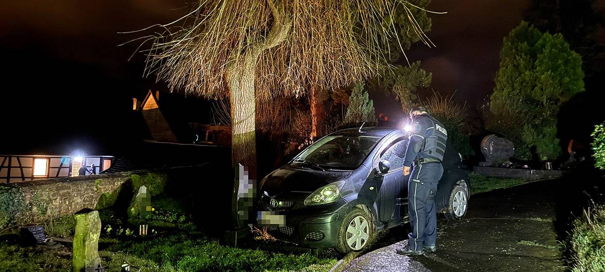 Euskirchen: Flucht vor der Polizei endet an Grabstein