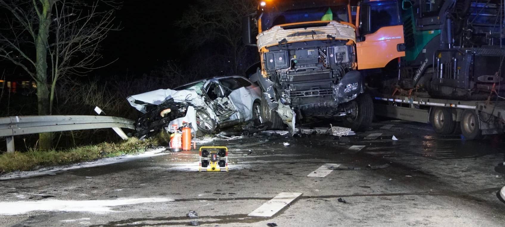 Schwerer Unfall bei Euskirchen-Weidesheim: Mehrere Verletzte
