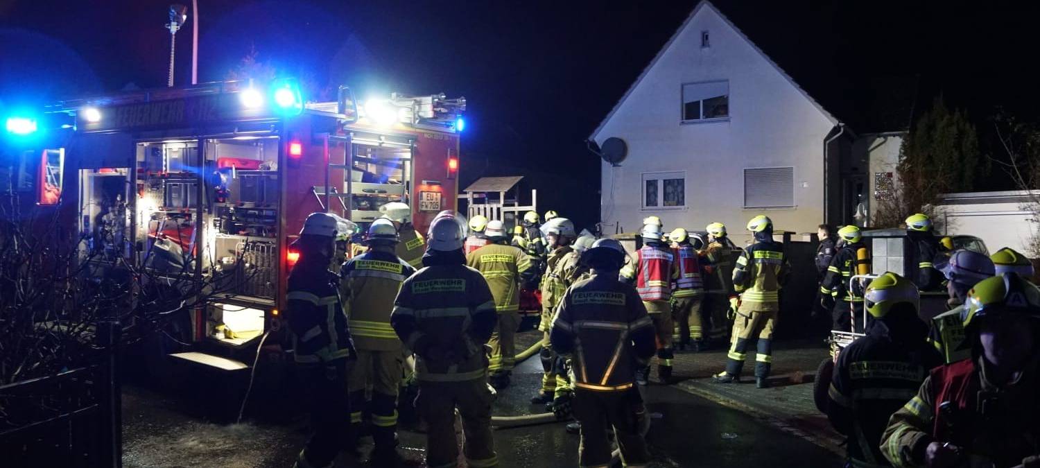 Adventskranz löst Feuerwehreinsatz in Mechernich-Satzvey aus