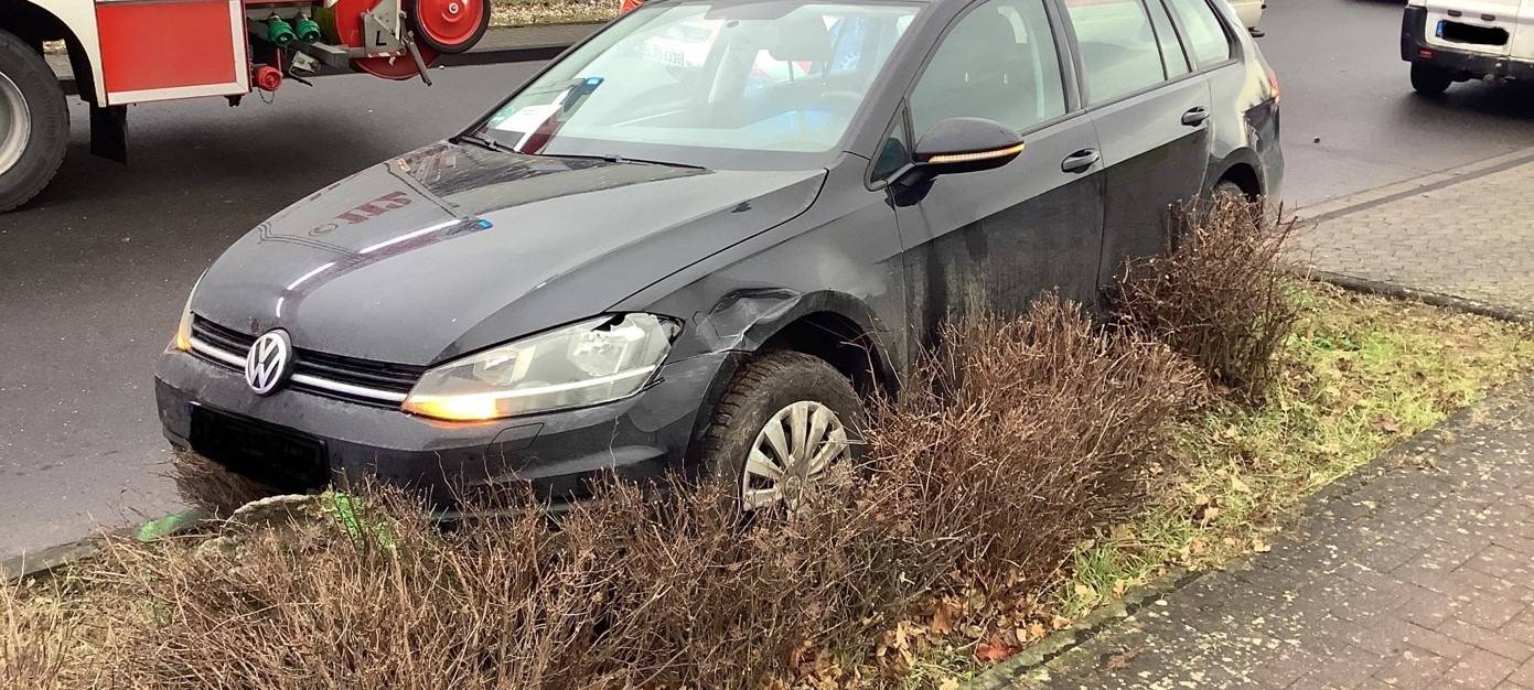 Unfall in Euskirchen mit besonderem Gepäck in Kofferraum