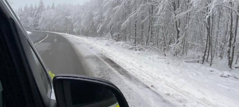 Polizei warnt vor glatten Straßen in der Eifel