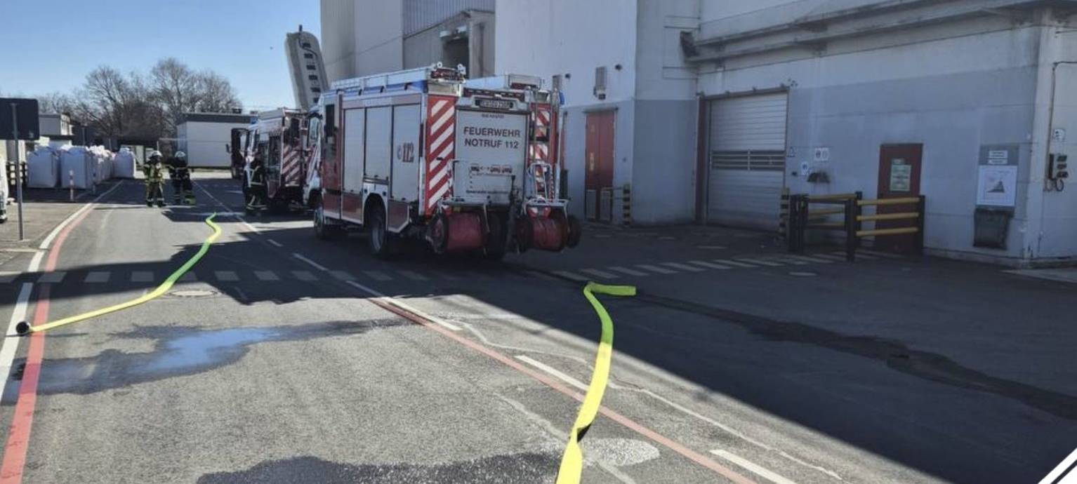 Sprinkleranlage löschte Brand in Produktionshalle