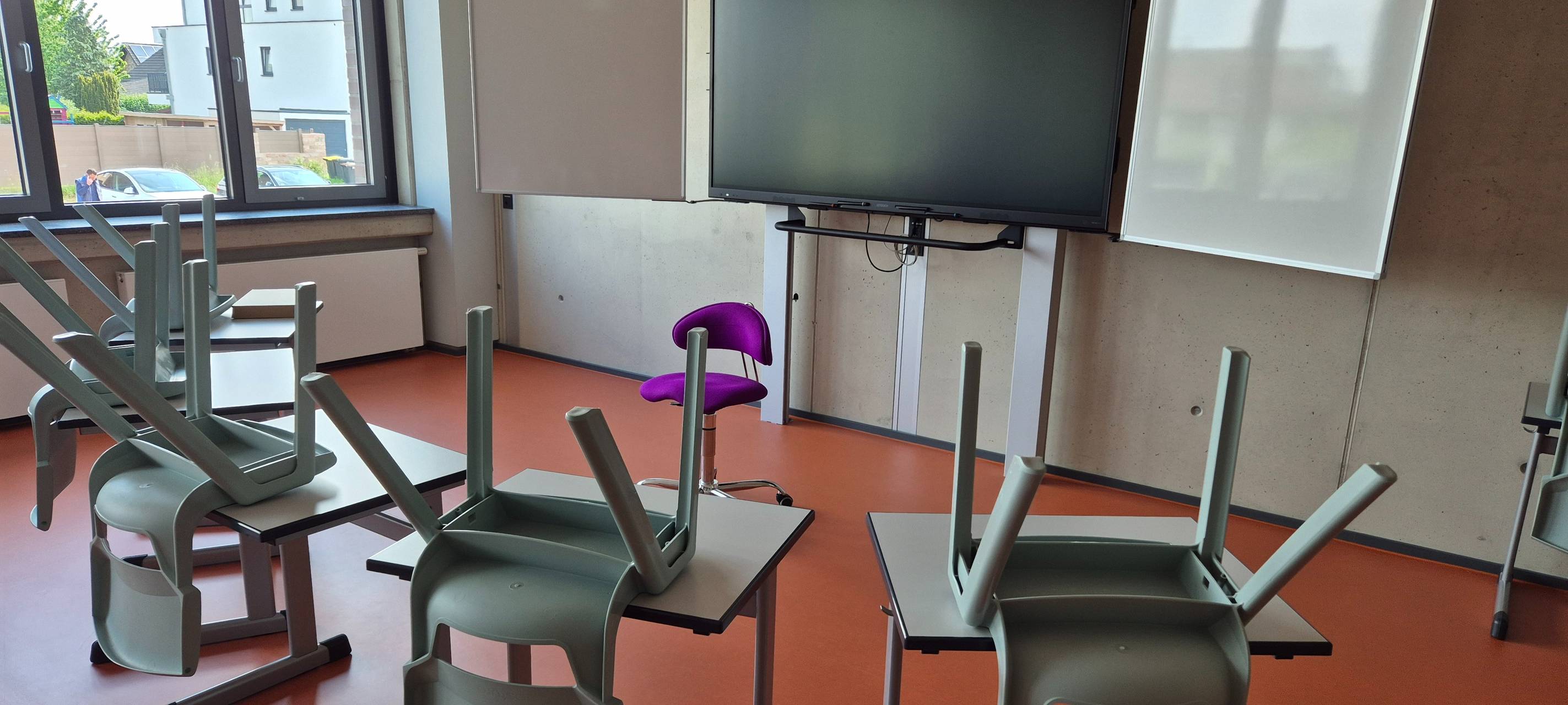 Vandalismus an Schule in Euskirchen: Polizei sucht Zeugen