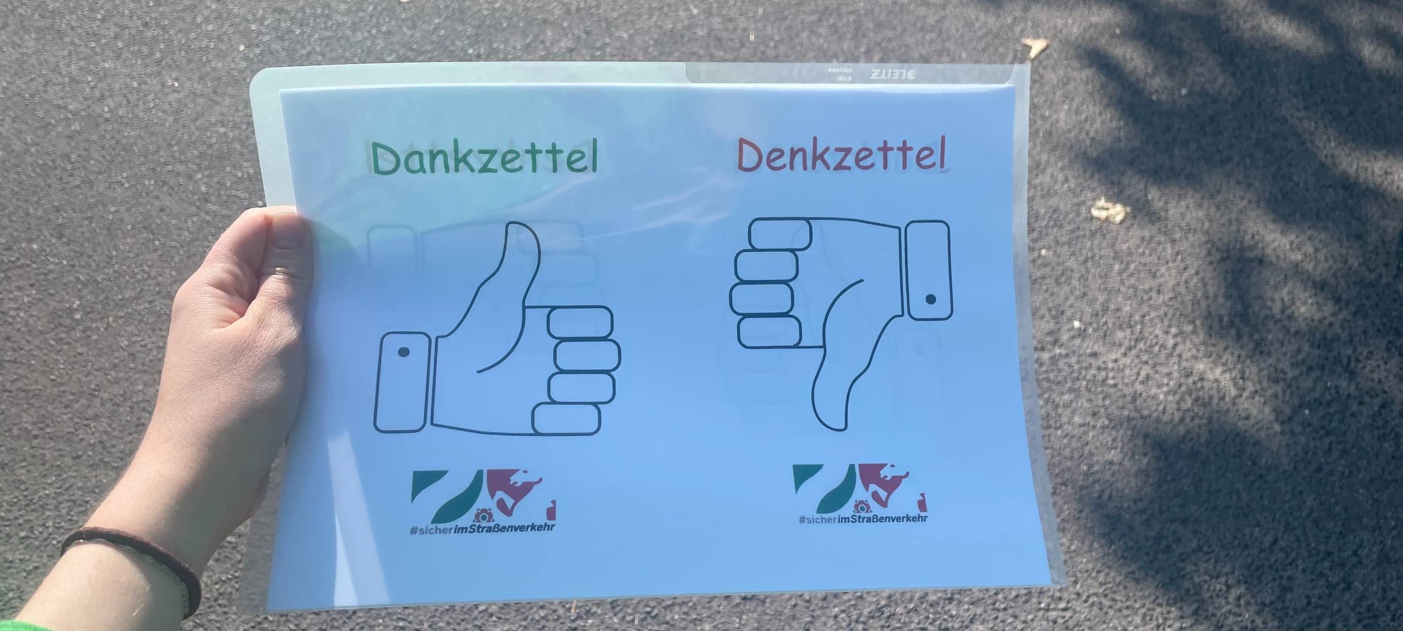 Grundschulkinder sensibilisieren Autofahrer in Euskirchen