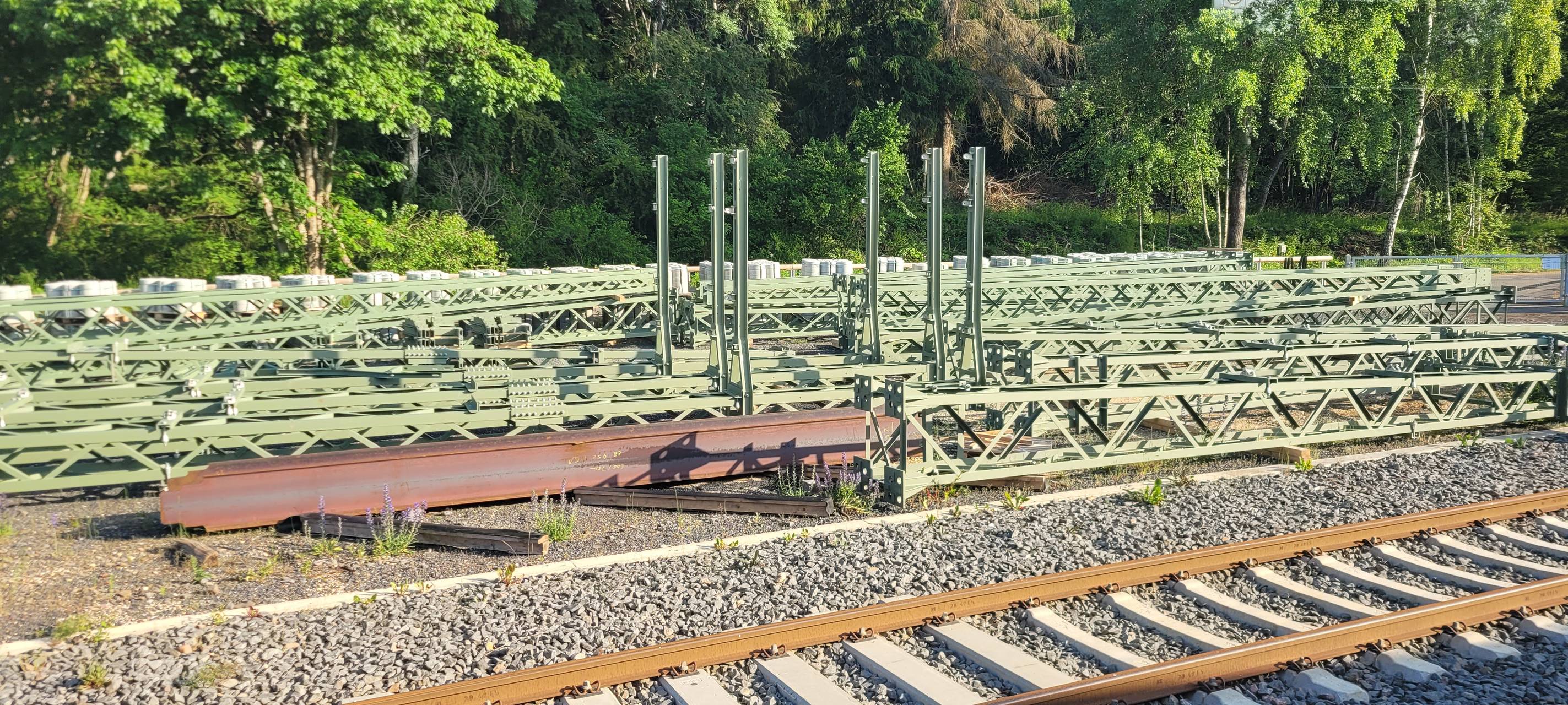 Doch keine monatelange Sperrung der Bahnstrecke nach Köln