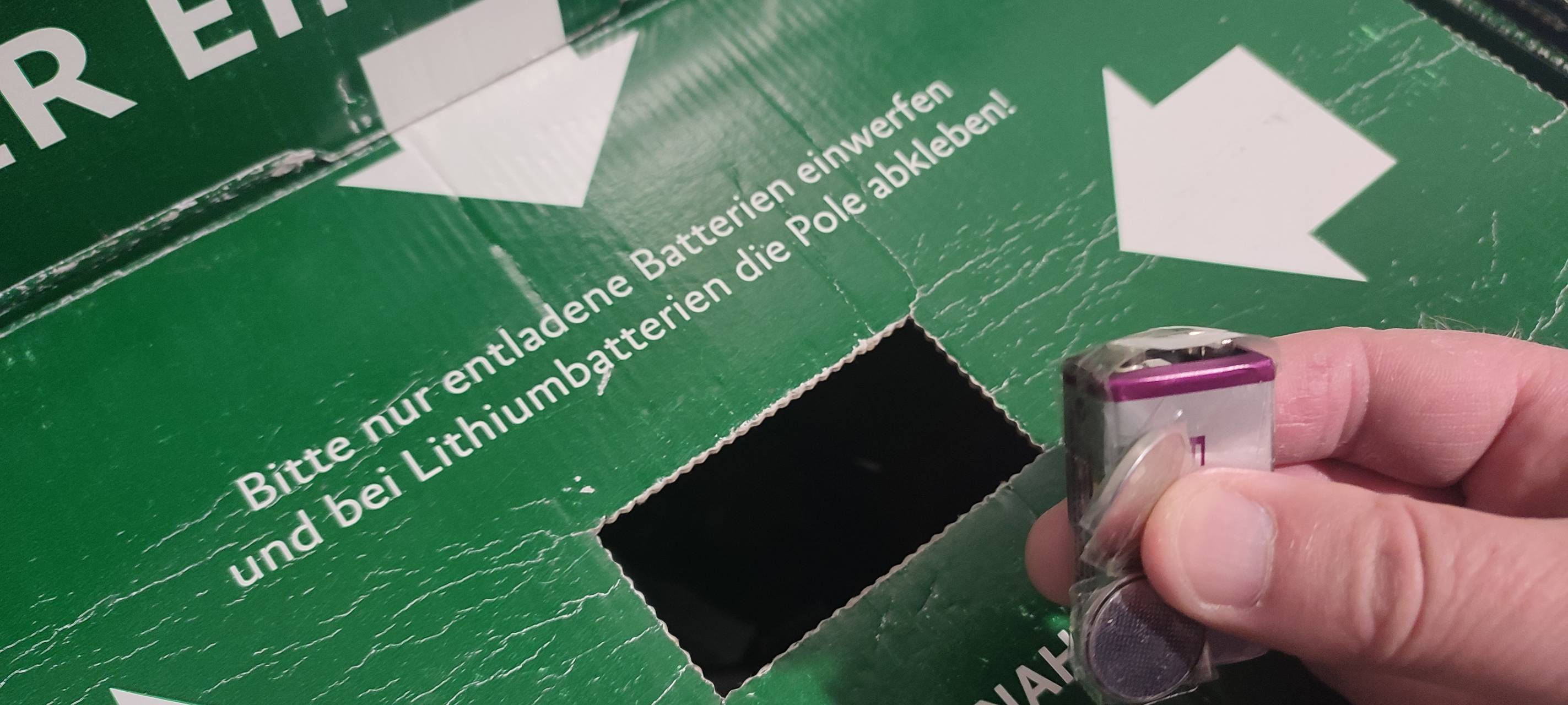 Nach Großbrand der Appell: Batterien richtig entsorgen