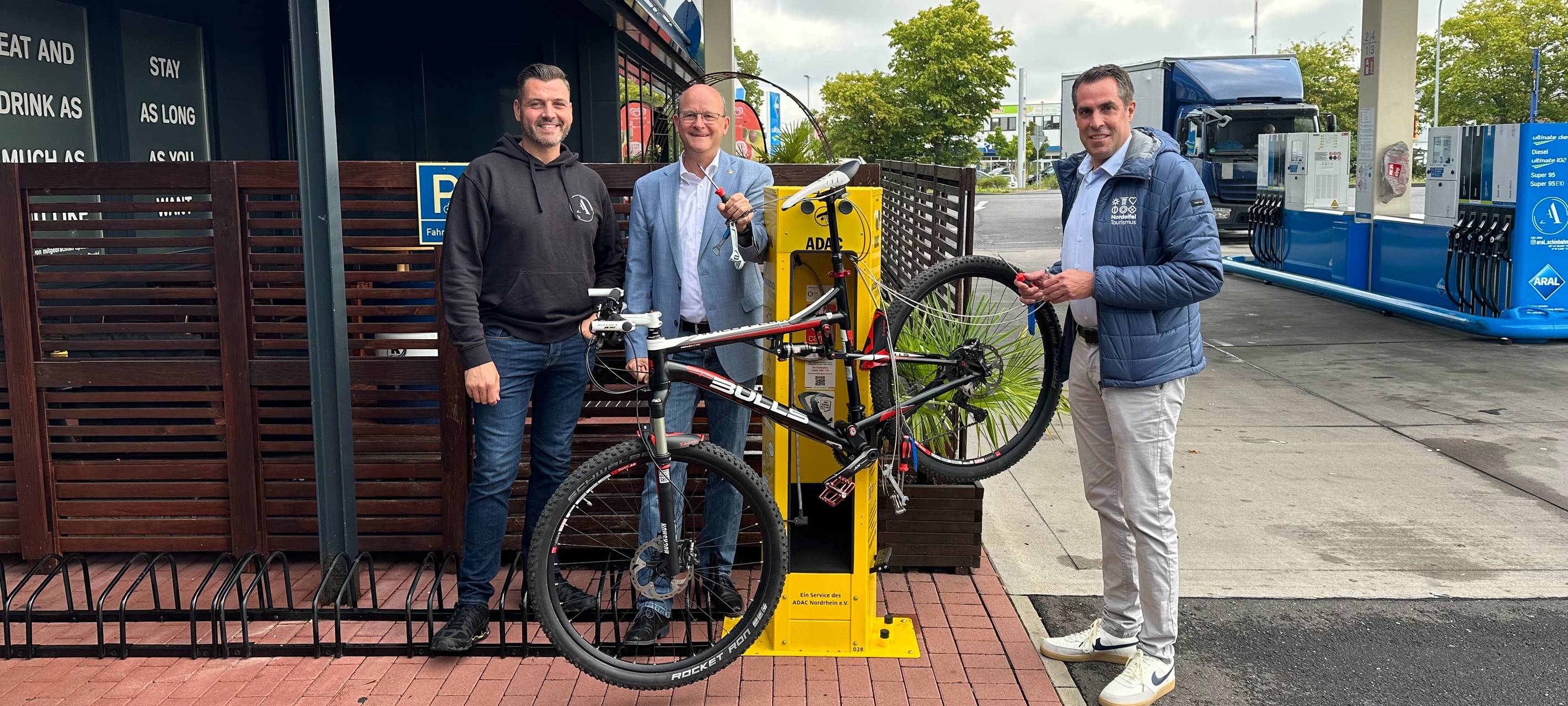 Neue Radservice-Station in Weilerswist eröffnet