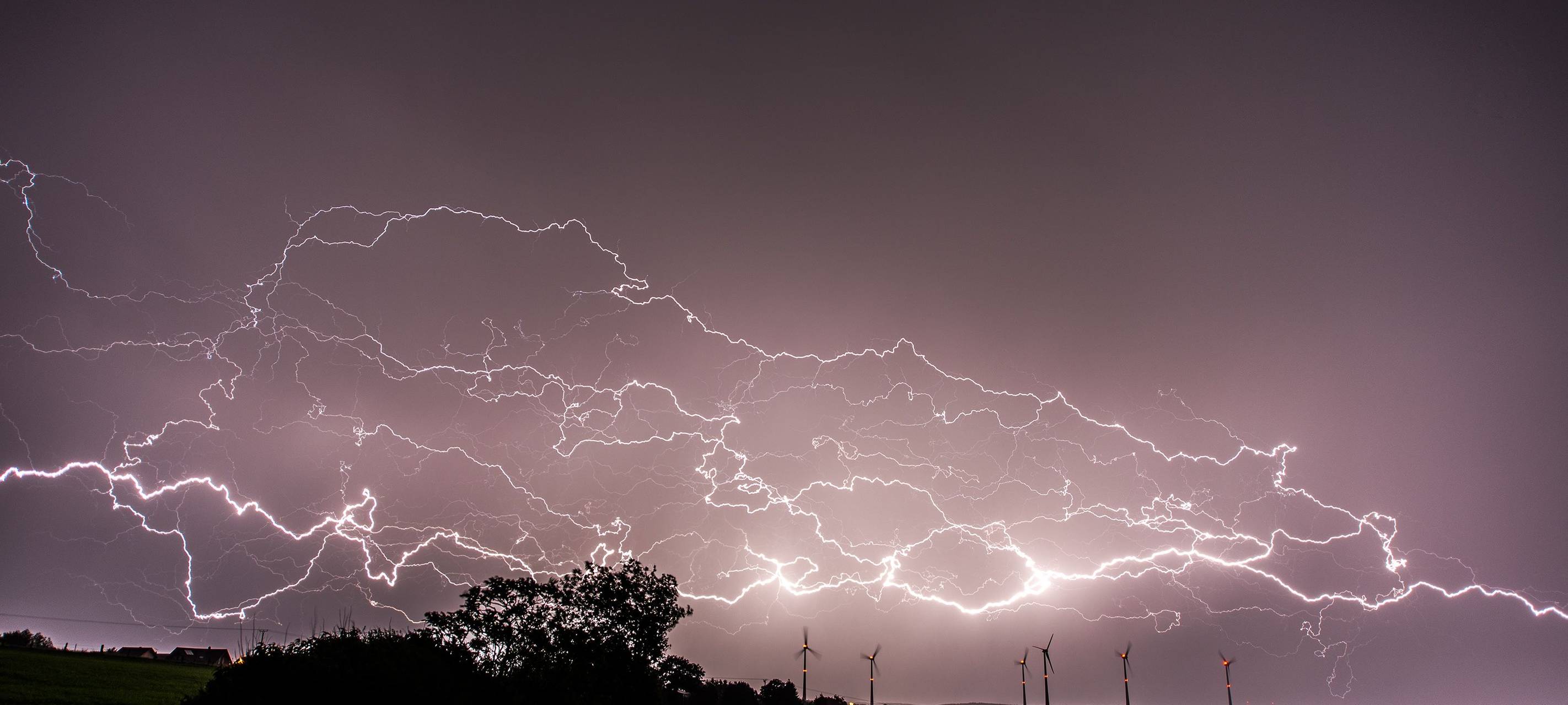Gewitter sorgt für gesperrte Bahnstrecke