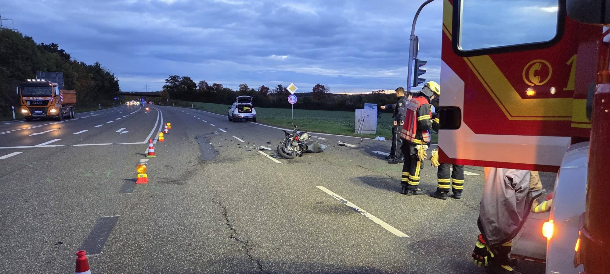 Unfall beim Abbiegen auf B266