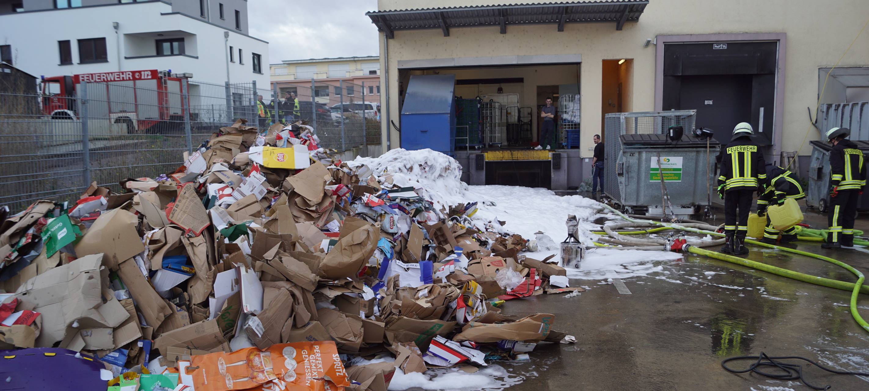 Feuerwehreinsatz an Supermarkt in Zülpich