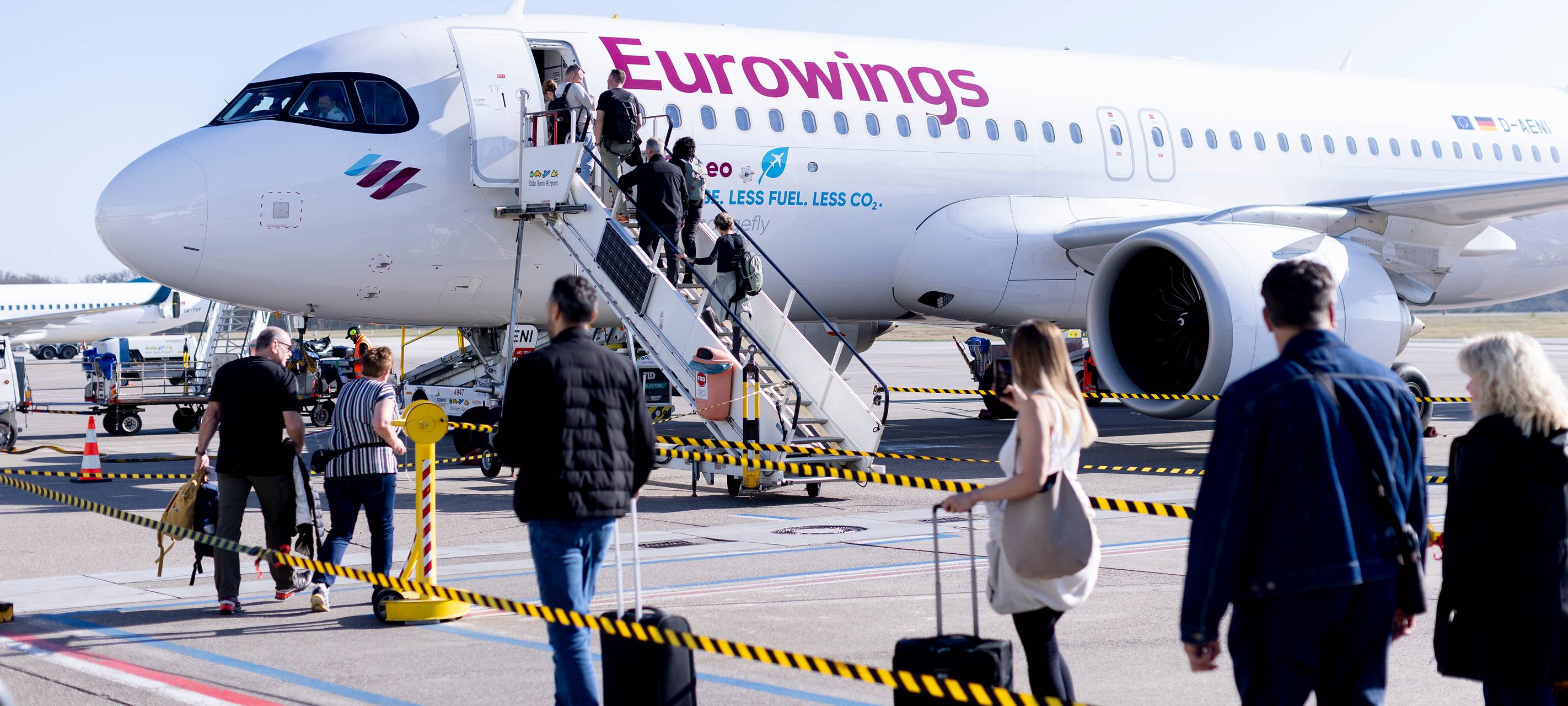 Etwas mehr Reisende am Kölner Flughafen