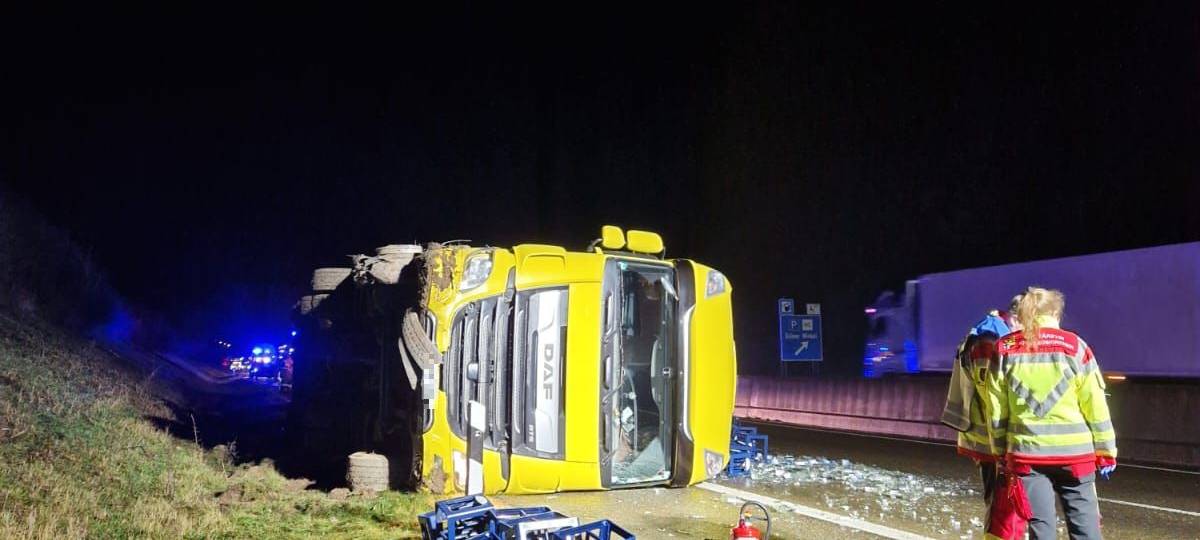 Lange Sperrung der A1 wegen Bergungsarbeiten