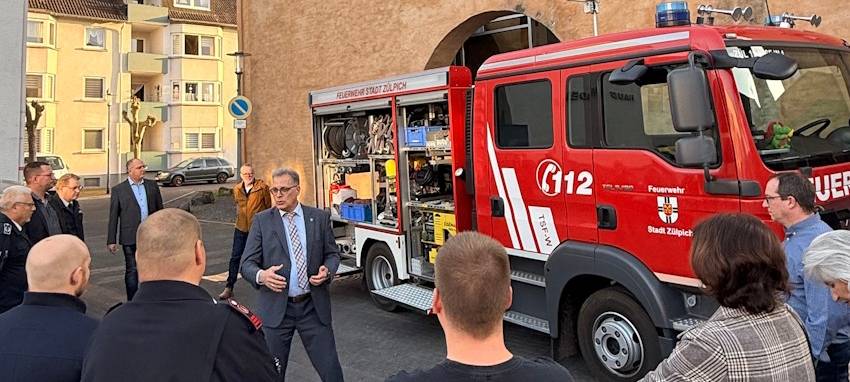 Zülpich ersteigert Feuerwehr-Fahrzeug