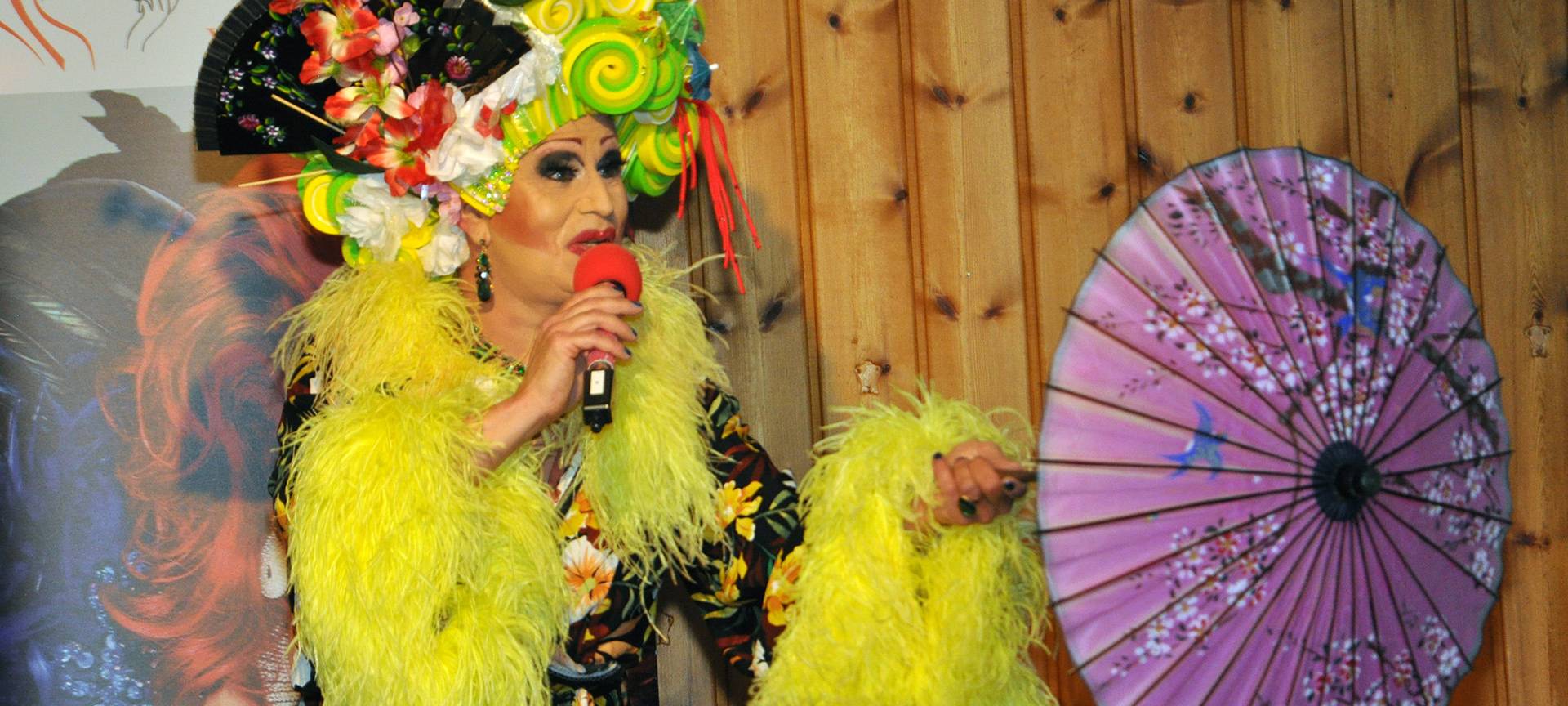 Travestie-Künstlerin Regina Red