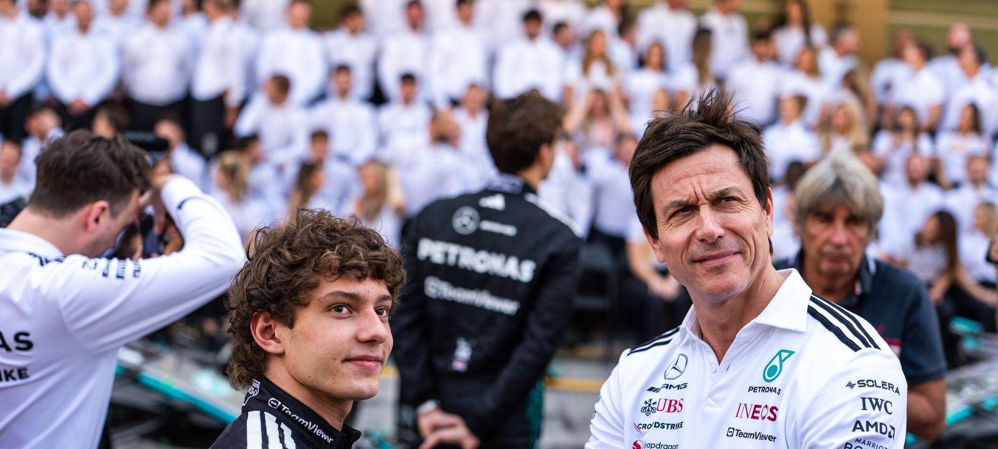 Kimi Antonelli und Toto Wolff