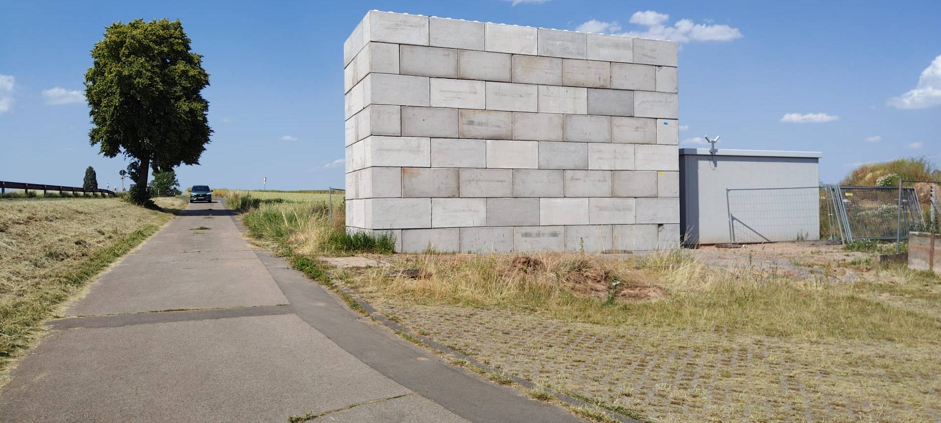 Mechernich: Schallschutzwand für Trafostation