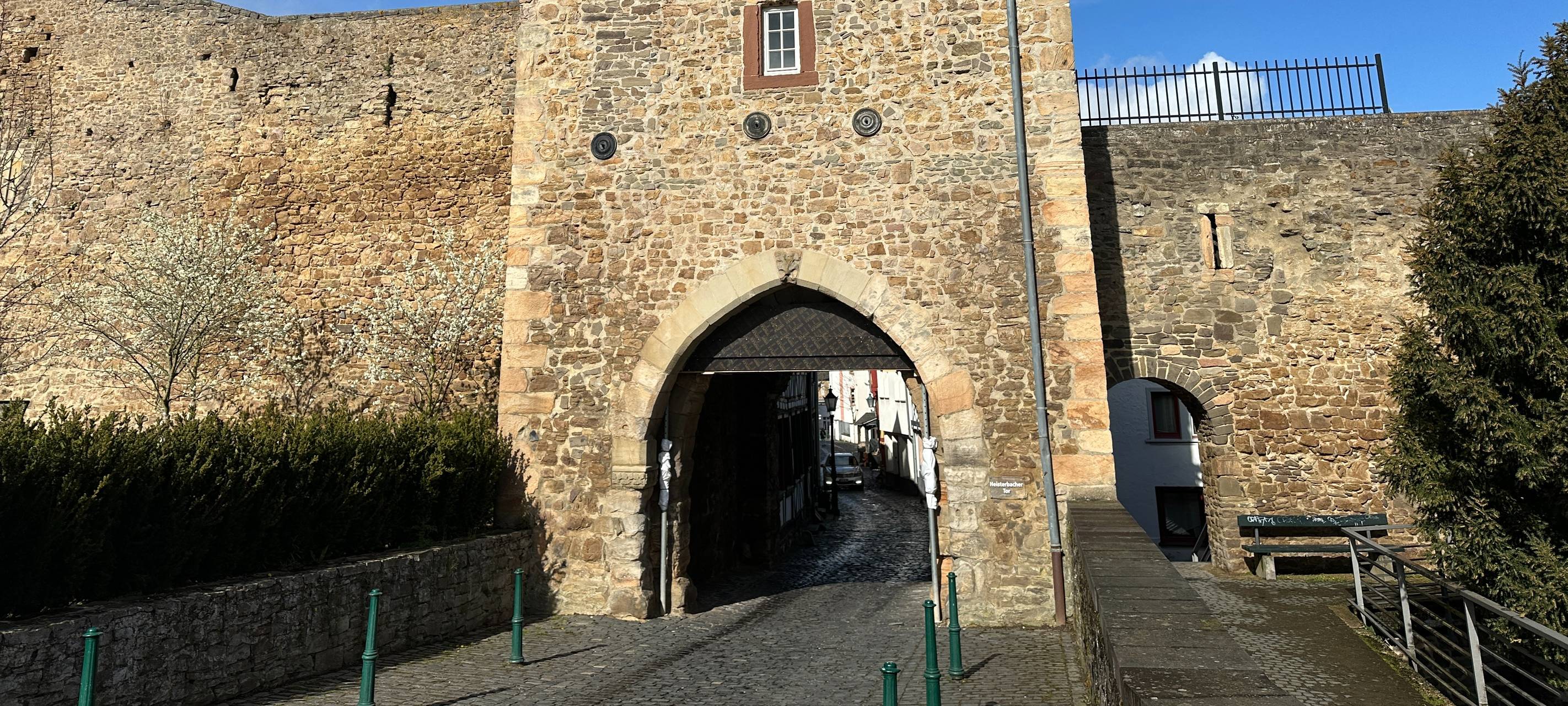 Heisterbacher Tor wieder frei