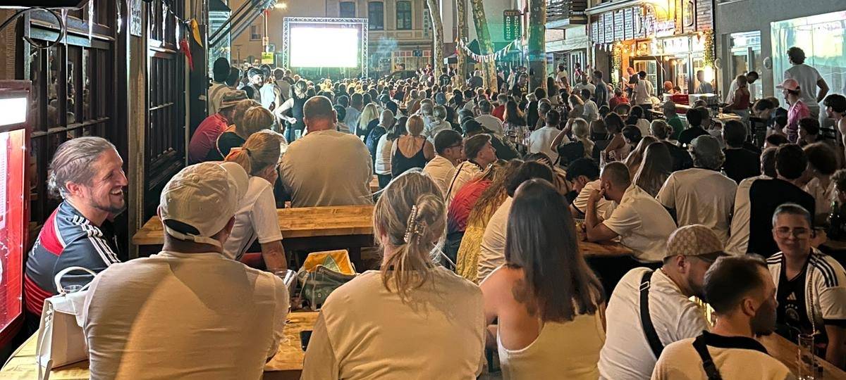 Großer Andrang beim Public Viewing