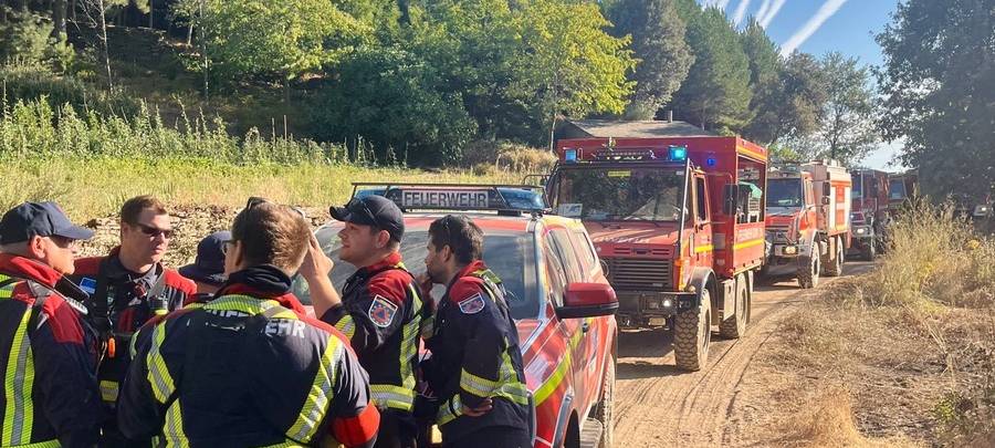 Feuerwehrleute aus der Region helfen bei Bränden in Spanien