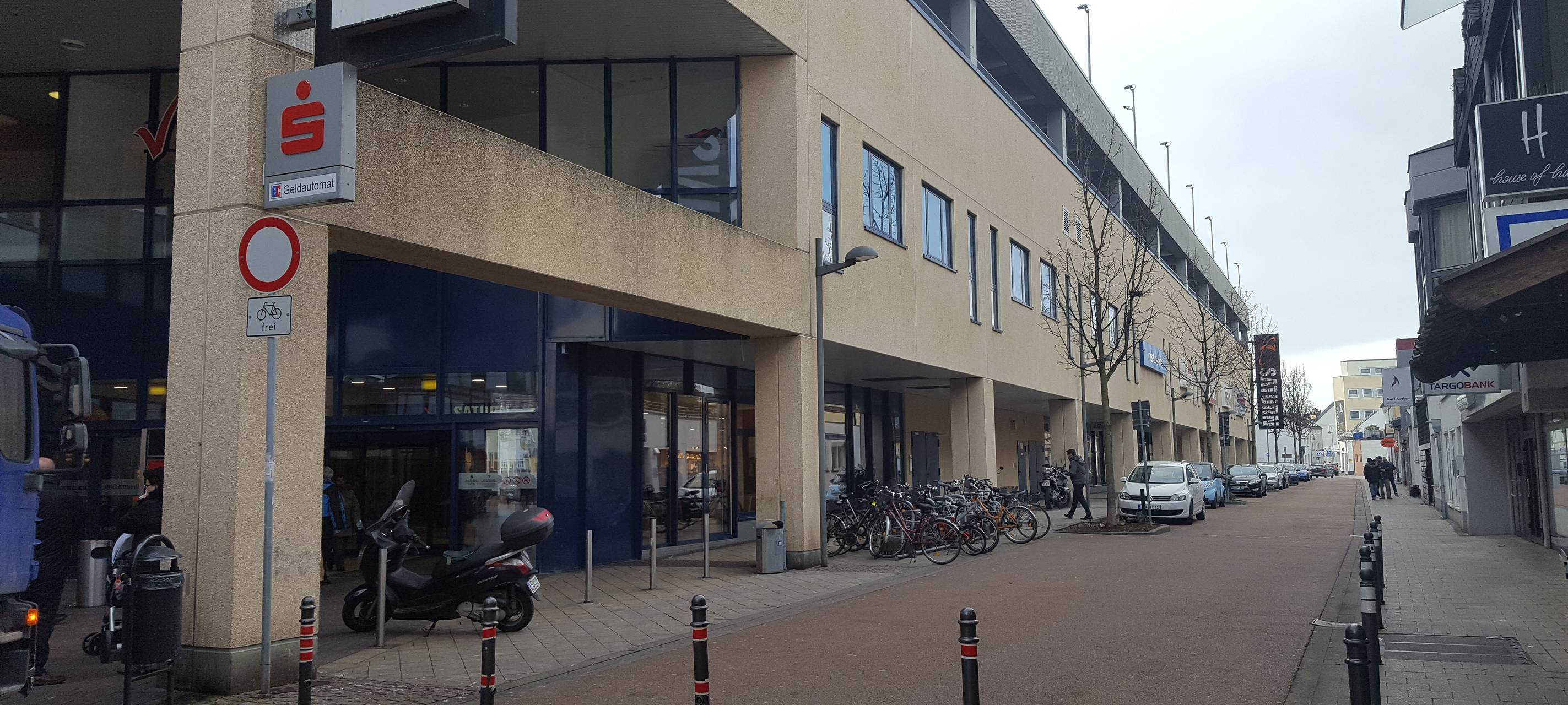 Zigarettenkippe löst offenbar Brand aus